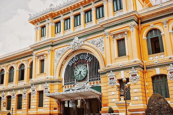 Jeep tour Sai Gon Private half day culture and history tour - District 1 Icons: Independence Palace Area, Notre Dame, and Central Post Office