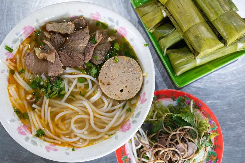 KISSTOUR | Motorbike Food Tour Female Drivers in Ho Chi Minh - What unlimited really means (and how to pace yourself)