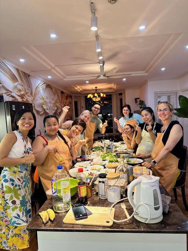 Mama Lan's Home Cooking Class with 30+ Years of Experience - Meeting Mama Lan in Saigon, in a Real Apartment Kitchen