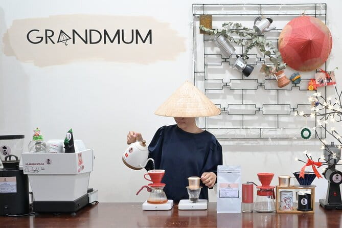 Mastering Egg Coffee-Course on 4 traditional types of Viet coffee - Q&A, evolving coffee culture, and the included gifts