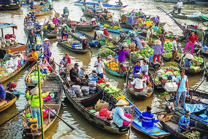 Mekong Delta 2Days/1 Night included Pick up & Transfers - Cai Rang Floating Market: great photos, more wholesale than intimate