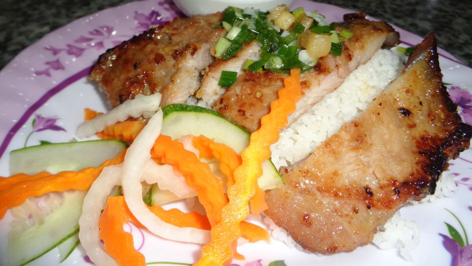 Midnight Street Food Tour In Saigon By Motorbike - Midnight by motorbike: why Saigon works after dark