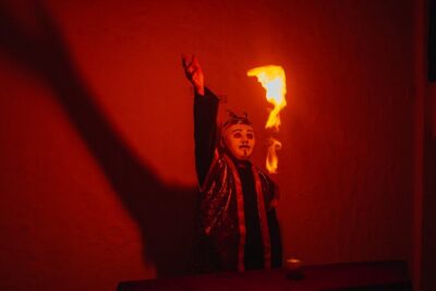 Mystic Night Show - Magic & Comedy - What happens when you walk in: welcome drinks and the first shift in mood