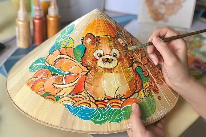 Paint & Personalize a Vietnamese Non La with B/S Art Studio topic - Adding color: making the hat look finished, not half-done