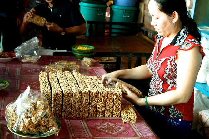 Private 2-Day Tour: Ho Chi Minh City to Cambodia by Mekong River - Speedboat to Phnom Penh and the visa moment at the border
