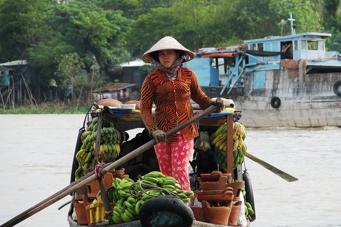 Private 2-Day Tour: Ho Chi Minh City to Cambodia by Mekong River - Sisowath Quay: a 5-hour upstream Mekong cruise to Phnom Penh