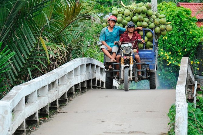 Private Cu Chi Tunnels & Mekong Delta 1 Day Tour - Bee farm stop: a tasty break from war history