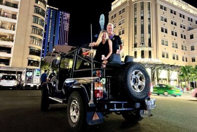 Private Ho Chi Minh by Jeep Evening Tour and Dinner Cruise - The walk-and-drive flow: how you get oriented without feeling rushed