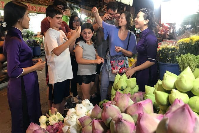 Private Ho Chi Minh City Tour from Port & Vietnamese Egg Coffee - Former U.S. Embassy rooftop: the physical ending of a long war