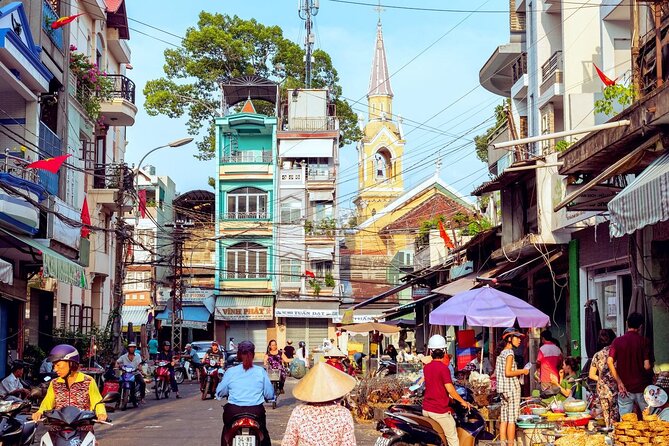 Private Ho Chi Minh City Tour Full day Trip - Cu Chi Tunnels: Going In (and Understanding How They Were Used)