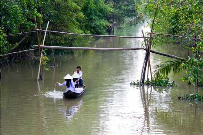 PRIVATE LUXURY Mekong Delta full day from HCM city - Bee farm and coconut candy: small stops with big sensory payoff