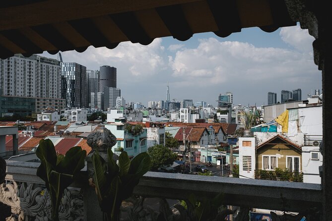 Private Sunset Photography Tour - Travel through history and time - Cong Vien 23 Thang 9: modern edges and underground-feel scenes
