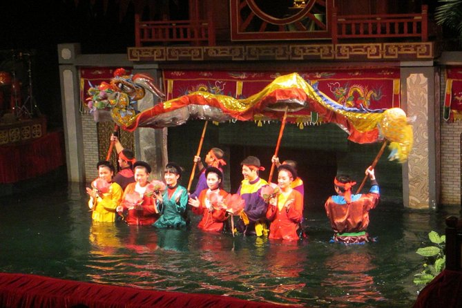 Saigon Dinner Cruise with Live Music Ho Chi Minh– Group Tour - From pickup to pier: why timing matters more than you think