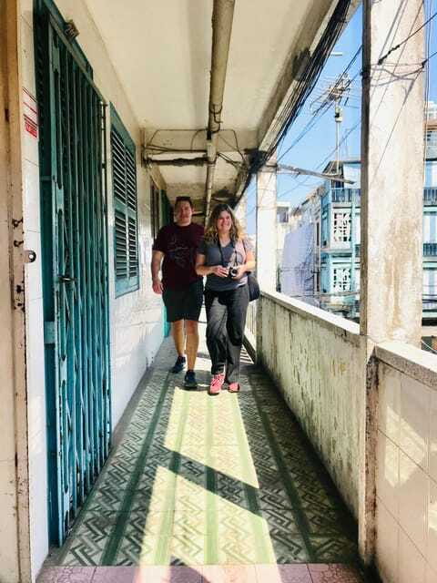 Saigon Local Sightseeing Walking Tour - Old Apartments and the Fresh Flower Market: Seeing Saigon Between Landmarks