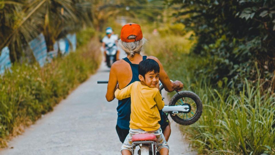 Saigon's Last Mekong Countryside Cycle Tour-Ho Chi Minh City - Entering Thanh Da’s world just northeast of Saigon