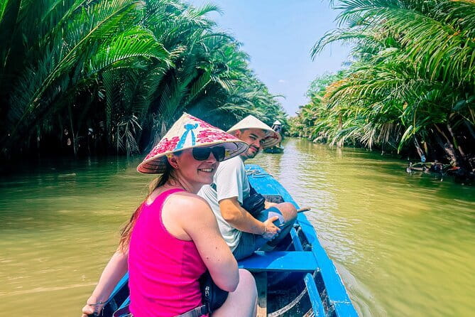 Small Group Ho Chi Minh City Half Day Sightseeing Tour - Ben Thanh Market walk: crafts, snacks, and everyday Saigon