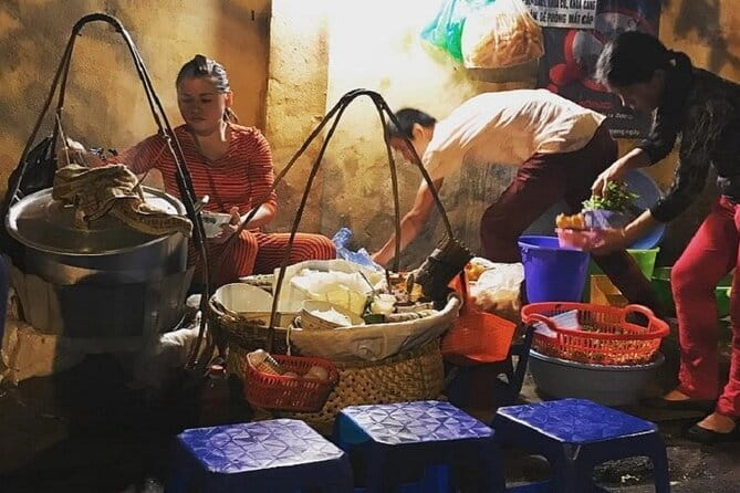Street Food Adventure in Ho Chi Minh City - Guides and safety: what stood out from real guide-led moments