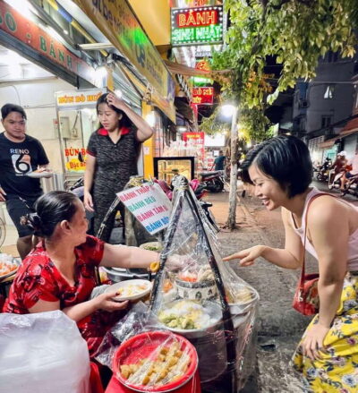 Street Food Walking Tour with a Cooking Instructor - Meet Lua’s Kitchen owner Lua and how the menu stays flexible