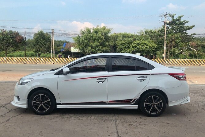 (TOP) Private car: Ho Chi Minh Airport (SGN) from/to HCM center - Vehicle comfort and luggage limits: easy, but don’t ignore the fine print