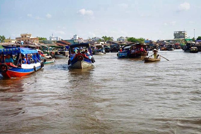 Vietnam Tour from the South to the North in 10 Days 9 Nights - Ha Long Bay overnight with kayaking and cave time