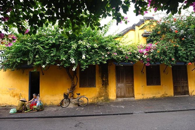 Vietnam Tour from the South to the North in 10 Days 9 Nights - What $1,550 really buys: guides, entrances, meals, and transport